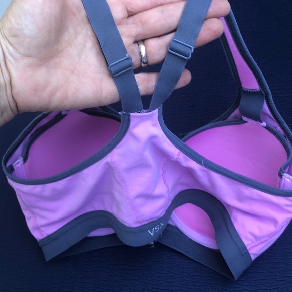 A bit worn out but still in good conditions - Picture 3 of 4